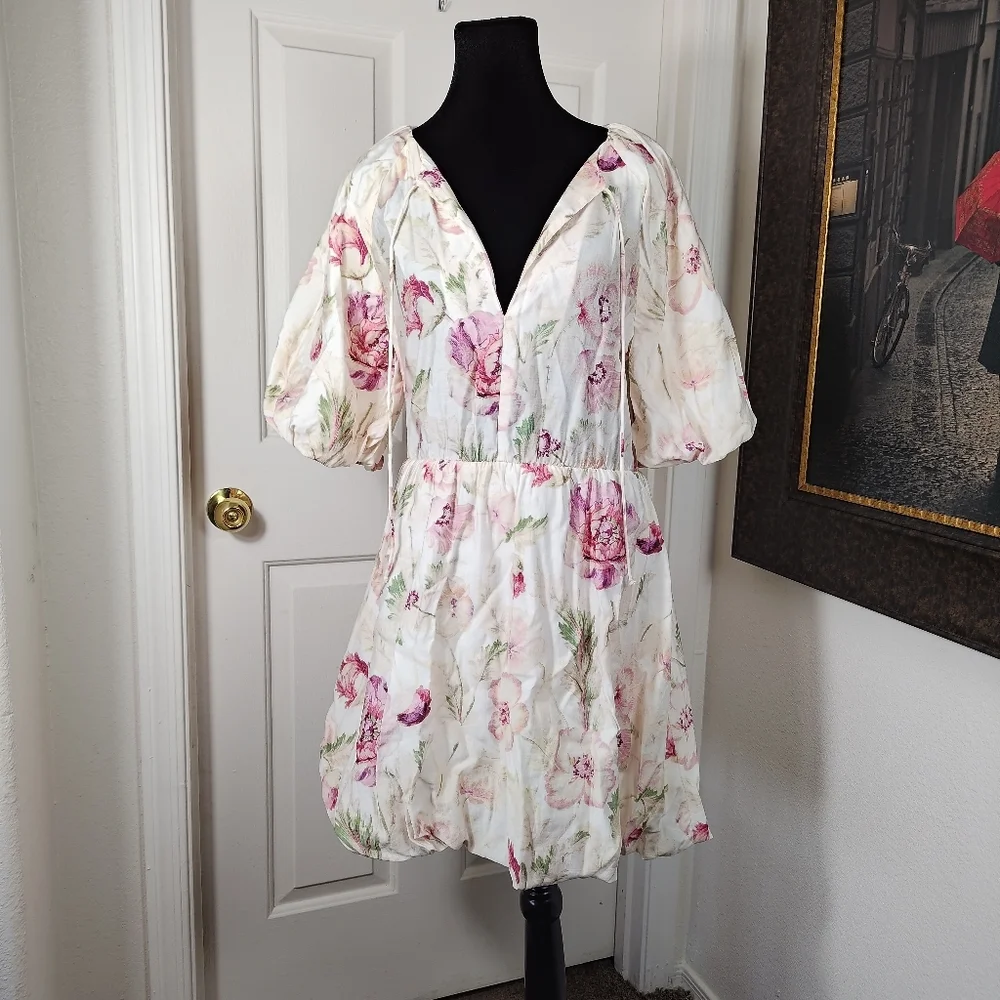 H&M Bubble Hem Floral Dress In Cream/Pink floral Size Small - Picture 5 of 13